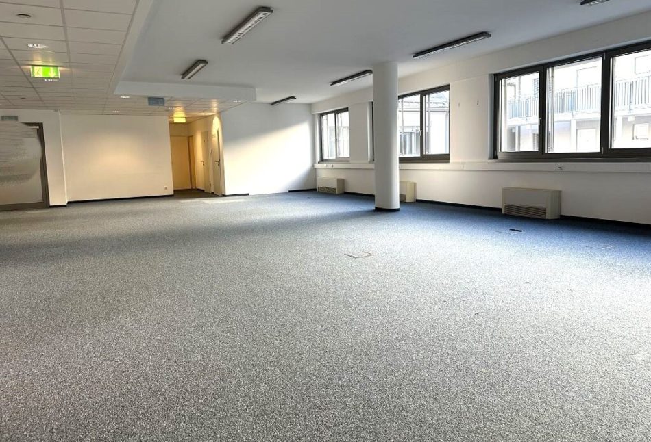 Siebenbrunnengasse! Klimatisiertes 266 m² Büro oder Kanzlei, 4 Zimmer, weiter teilbar, Teeküche, Nebenräume, Ecke Zentagasse