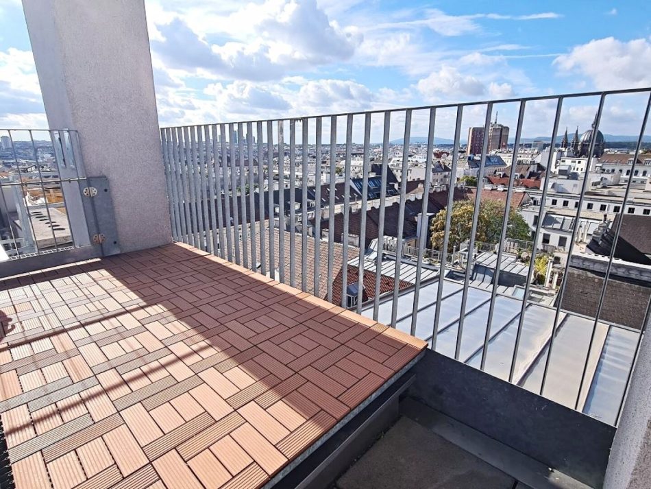 Terrassenhit, Stumpergasse, 92 m² Dachgeschoß mit 33 m² Freifläche, 3 Zimmer, Komplettküche, Wannenbad, Parketten, Klimaanlage, Fuzo Mariahilfer Straße